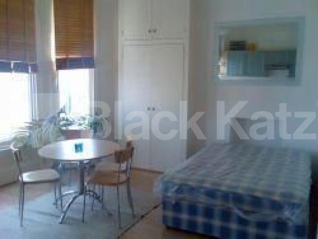 			Studio Apartment, 1 bath, 1 reception Flat			 Ladbroke Grove, LADBROKE GROVE W10